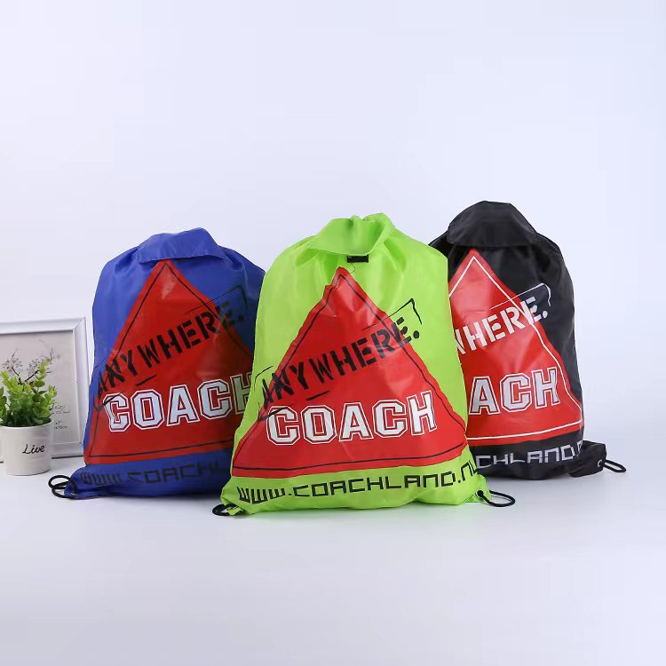 Sacos de cordão: perfeito para crianças e escola